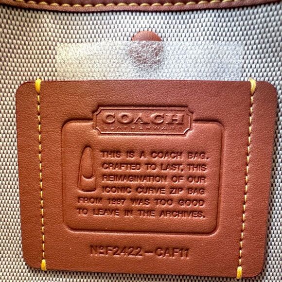 🚫SOLD🚫 Coach Curve Zip Limited Ed Shoulder Bag Maple/Brass & Cherry Charm - Picture 16 of 17